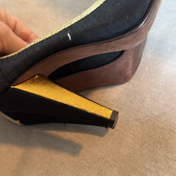 Marc Jacobs Black Gold Satin Bow Peep Toe Heels Size 37 - Picture 7 of 10